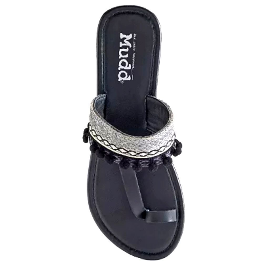 Super cute black pom pom festive sandals sz 9-10